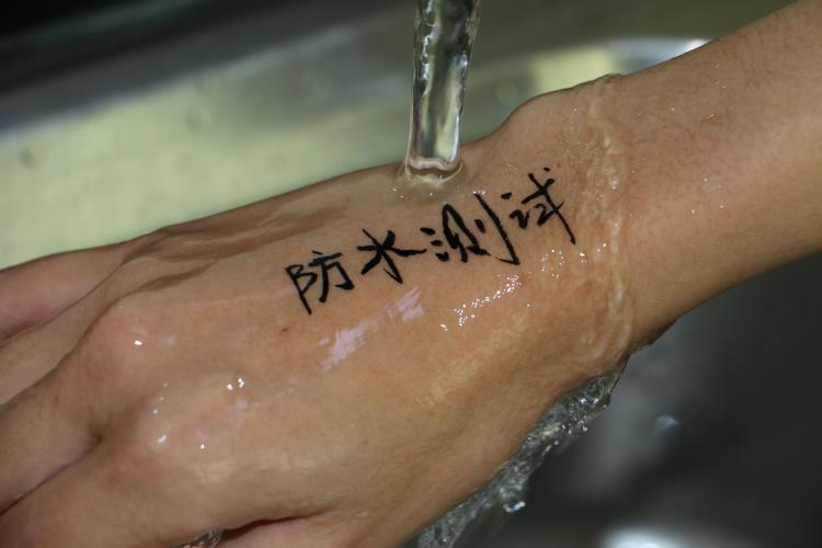 Bút kẻ mắt màu đen mát nhanh khô nữ bút kẻ mắt lâu trôi không thấm nước không nở có thể bơi bút trang điểm dạng kem - Bút kẻ mắt kẻ eyeliner