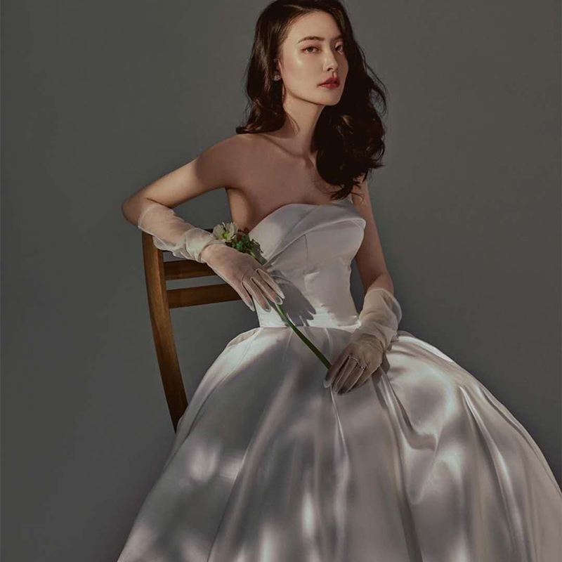 Sexy bandeau wedding dress French Hepburn style simple retro European Court princess Tutu Bridal wedding dress