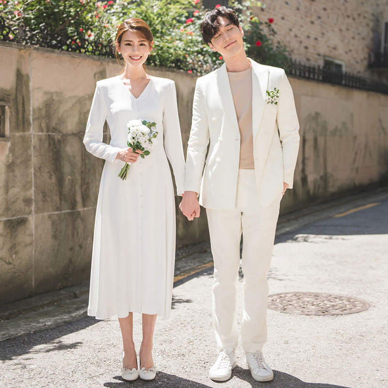 Minimalist Law-style retro light wedding dress Slim Long Sleeve Satin Dress Banquet in a long version of the sensuo Door Yarn Brigade Pat