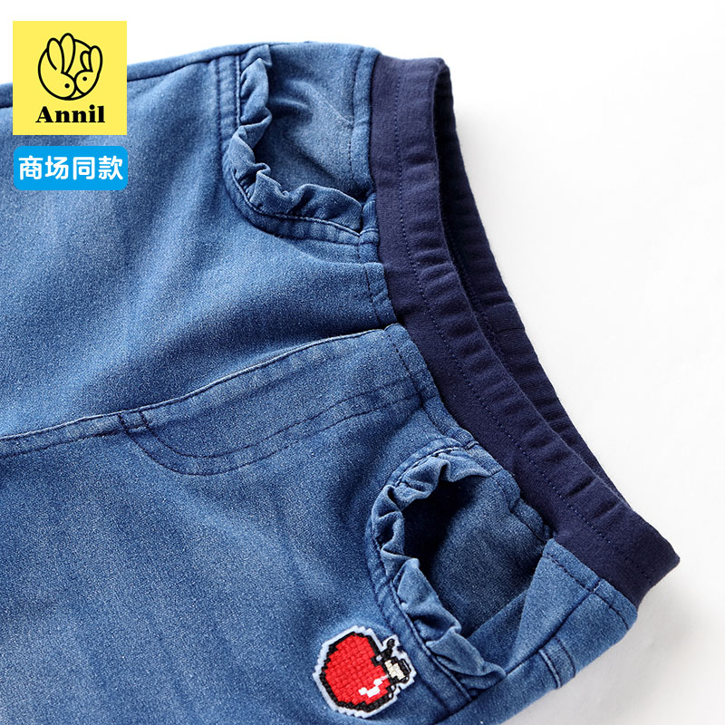 cô gái mặc Annai dành cho trẻ em dệt kim denim bảy điểm mô hình quần mùa hè lớn denim chặt bàn chân nhỏ của trẻ em quần sọt đàn hồi.