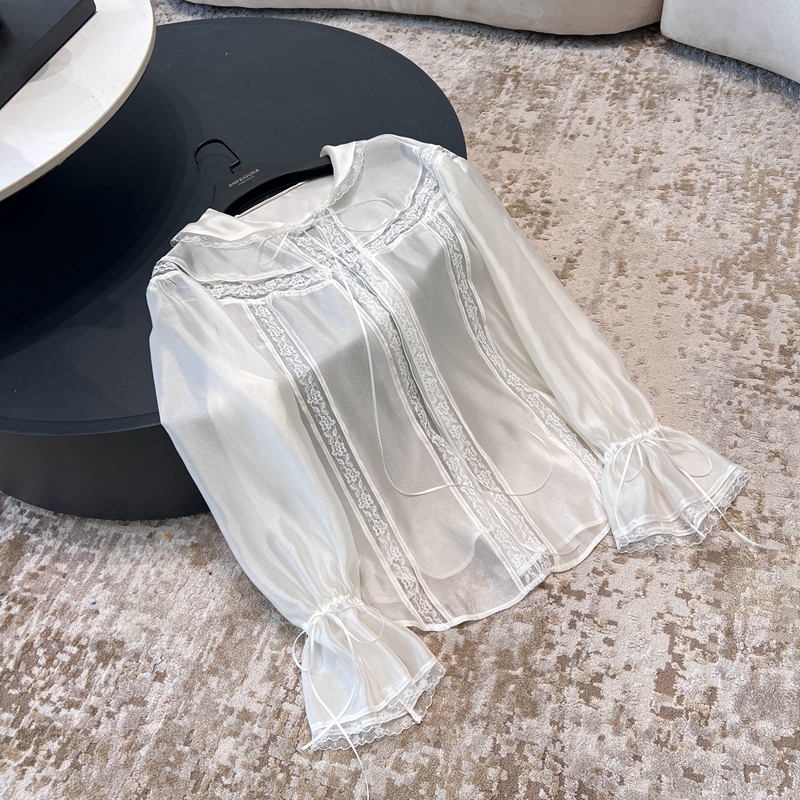 2026 Spring New French Retro Sweet Style Embroidered Lace Bell Sleeve White Sun Protection Top Shirt