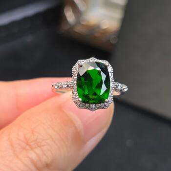 Natural diopside ring produced in russia, weight 2.94 carats, square pillow shape, 7.7*9.8mm fine silver
