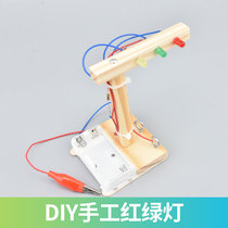 Fat Fat Dragon technology small production gizmo Traffic light DIY handmade toys Childrens Palace Creative small experiment