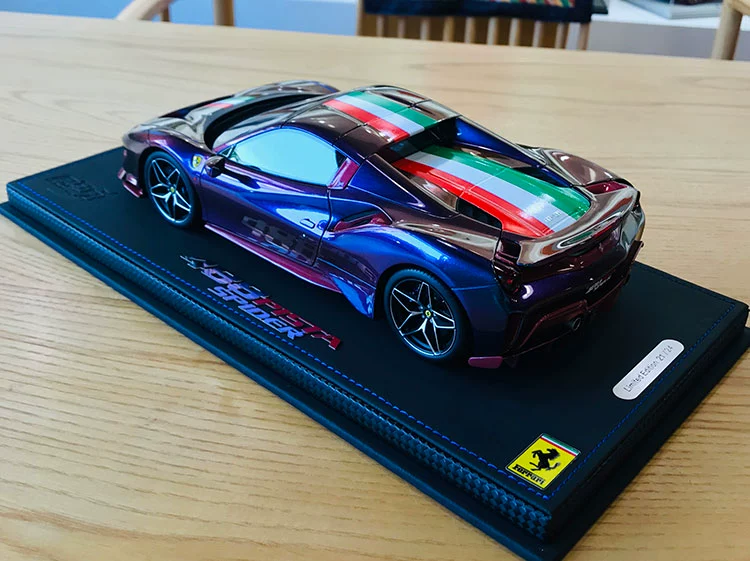 BBR 1/18 Ferrari Ferrari 488 Pista Spider tắc kè hoa mẫu xe hơi mới - Chế độ tĩnh