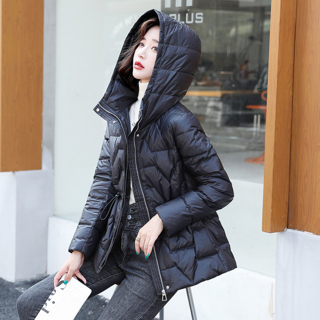 Lightweight down jacket women's short 2023 new winter Korean version white duck down small man versatile waist jacket trendy