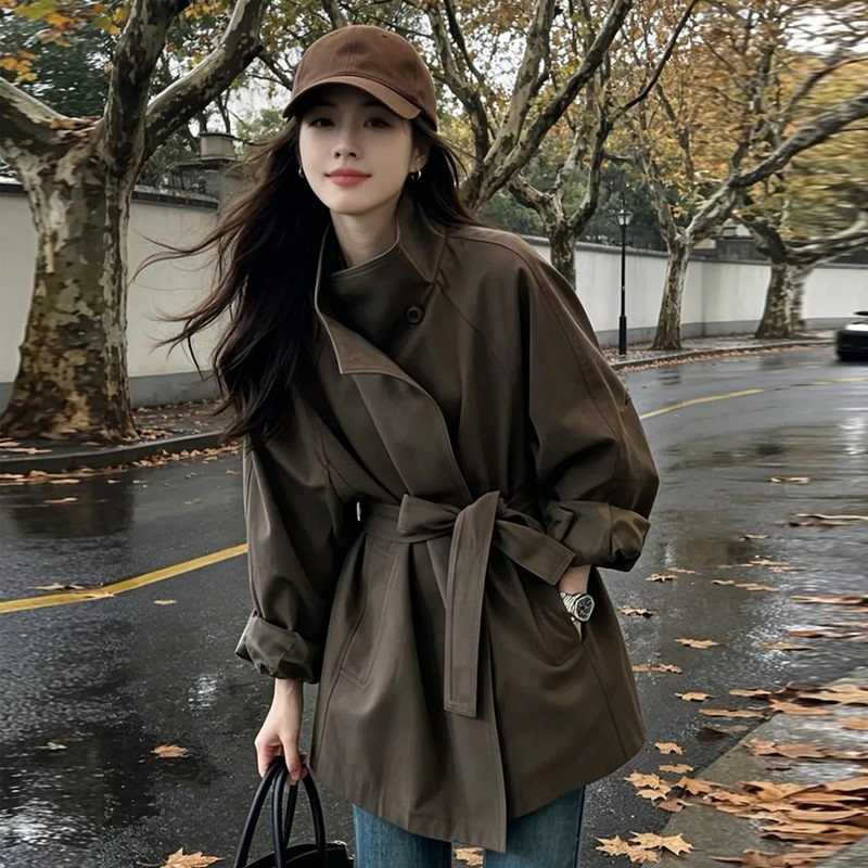 Korean Mature Style High-End Trench Coat for Women, 2026 Autumn New Model, Petite Mid-Length, Very Beautiful and Unique