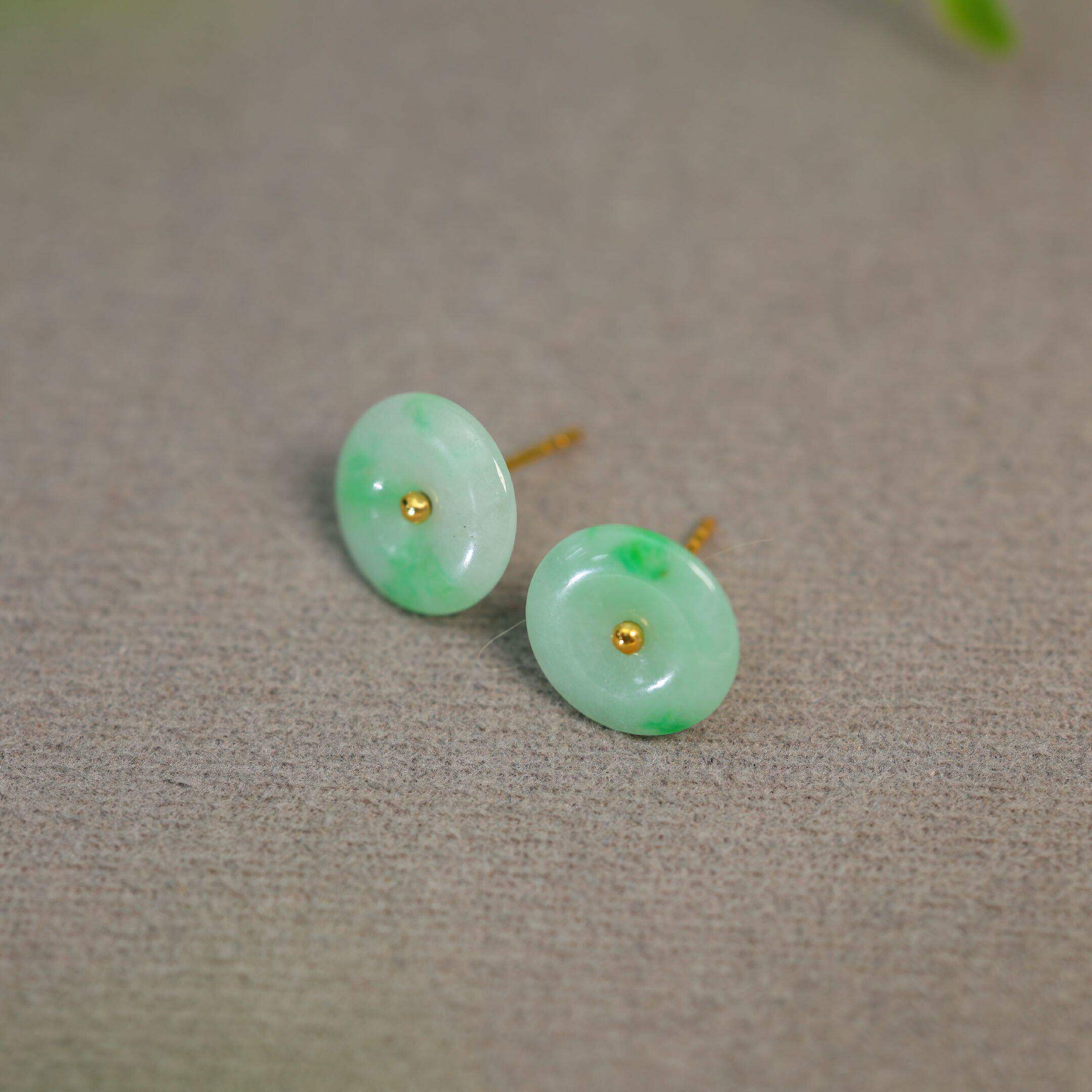 如何挑选一款高品质的【四叶纳福】天然缅甸翡翠a货 18k金四叶草🍀耳饰?