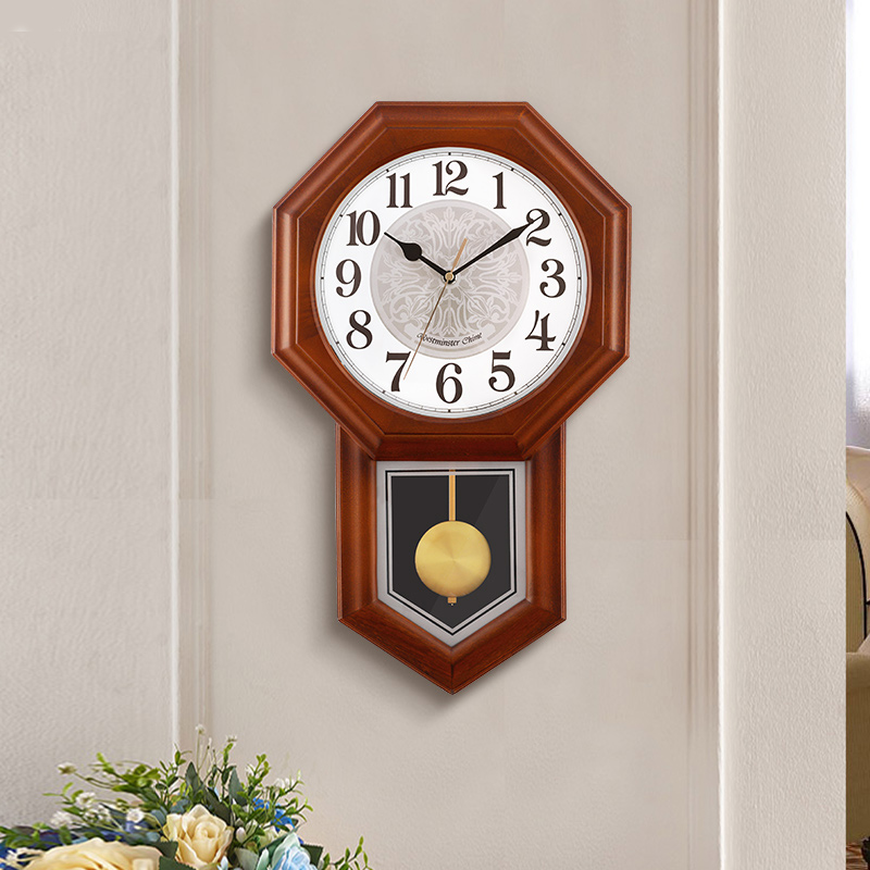 At the time of the newspaper hanging the clock in the living room the old-fashioned whole point newspaper at the time the pendulum clock Chinese style retro gossip hung up the household solid wood silent clock