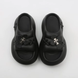 Небольшие дизайнерские тапочки, обувь, высокие слайдеры на платформе, тренд сезона