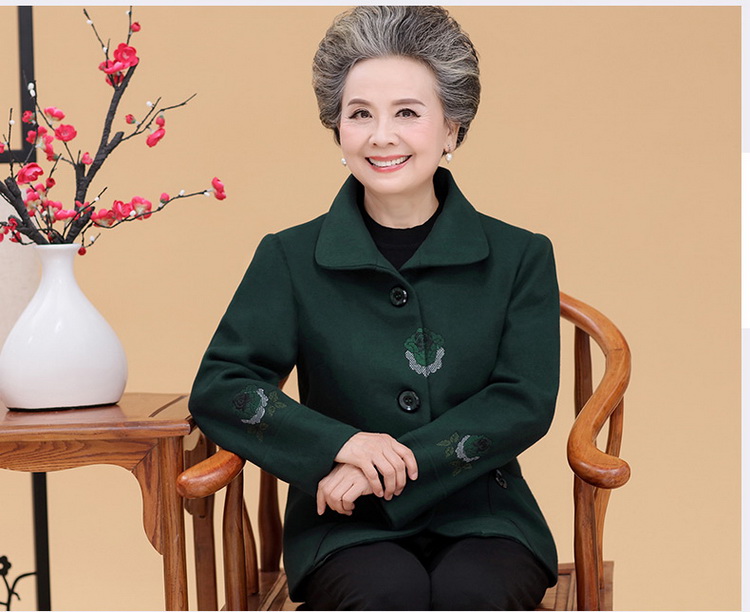 Phụ nữ trung niên thêu áo khoác len dài tay áo ngắn bà già mùa thu và áo khoác mùa đông bà đầm áo cardigan nữ hàn quốc