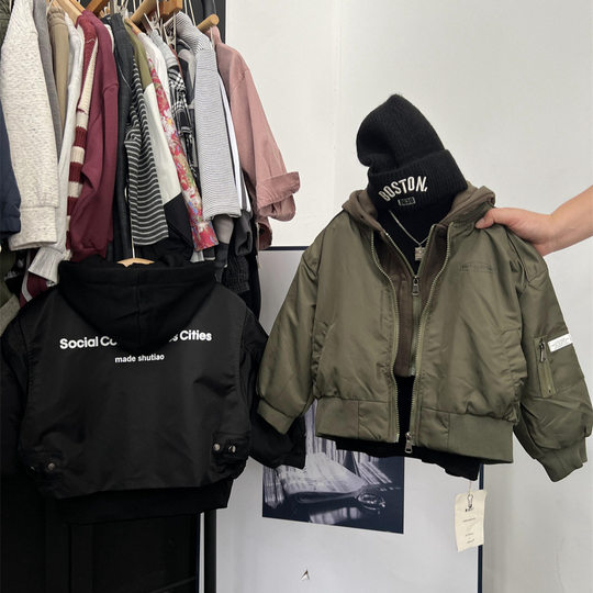 Boys' coat autumn and winter 2025 new quilted children's baby boy winter thickened cotton jacket baseball uniform handsome and trendy