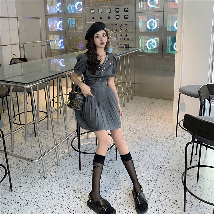 VK旗艦店 韓國風百褶高腰泡泡袖復古短袖洋裝