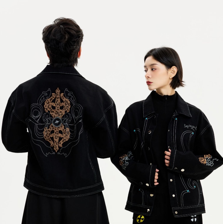 Chawa Landro New Autumn Collection Tibetan-Style National Trend Vajra Embroidery Denim Jacket Chawa Landro New Autumn Collection Tibetan-Style National Trend Vajra Embroidery Denim Jacket