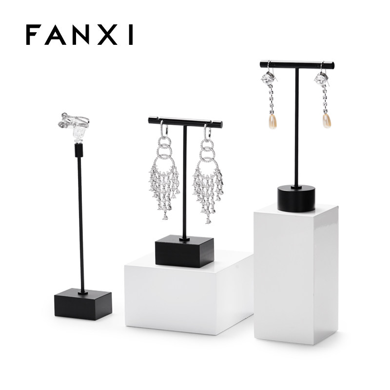 Fanxi FANXI earrings frame black metal ring Jewelry Show Shop with a shop window display JS019