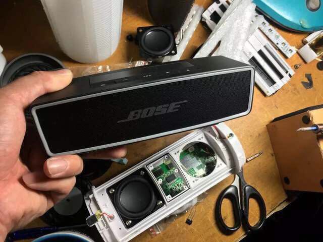 Bosesoundlinkmini Bluetooth audio generation two generation maintenance charging flash red light can not turn on the machine