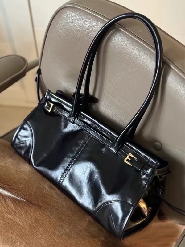 Bag 2026 Spring New Style Light Luxury Niche High-End Feel Underarm Bag Tote Bag Single Shoulder Crossbody Oil Wax Leather Women's Bag Bag 2026 Spring New Style Light Luxury Niche High-End Feel Underarm Bag Tote Bag Single Shoulder Crossbody Oil Wax Leather Women's Bag