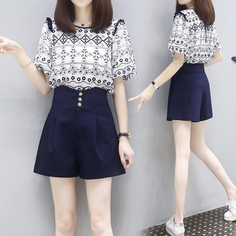 Plus Size Women's Summer Outfit, Two-Piece Set with Shorts to Cover Belly, Slimming and Age-Reducing, Hides Fat 04 Trendy