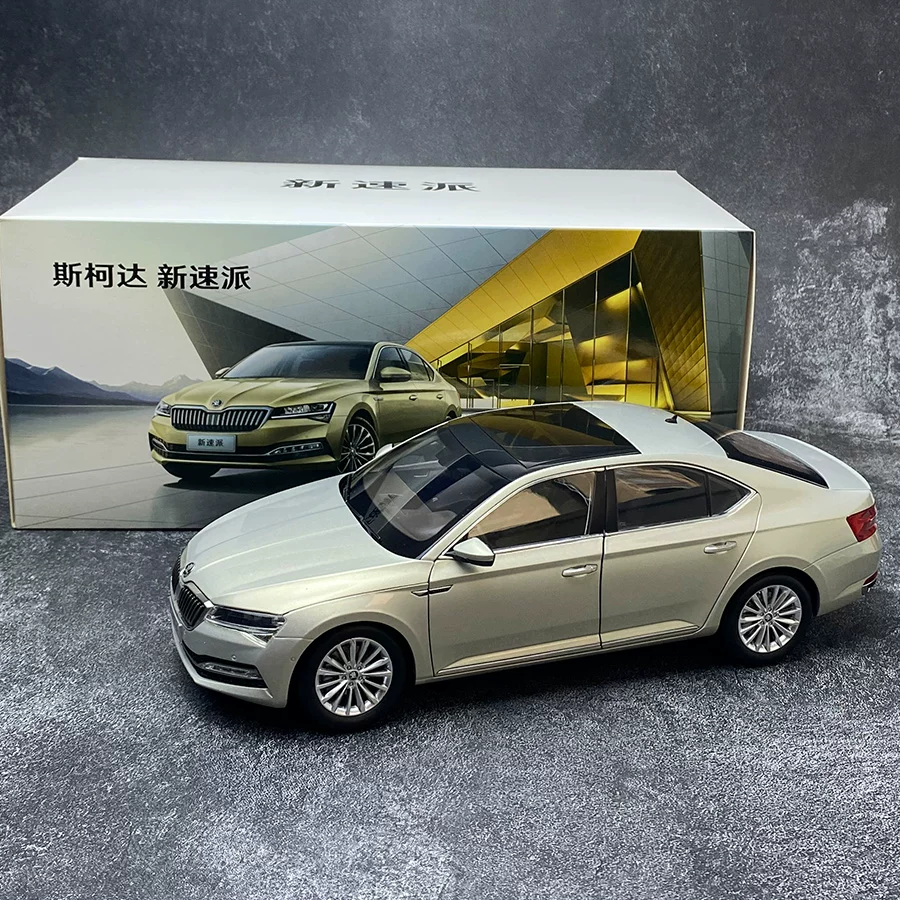 Скидка 50%) Оригинальная модель автомобиля 1:18 Skoda New SUPERB SAIC из сплавного материала, коллекция