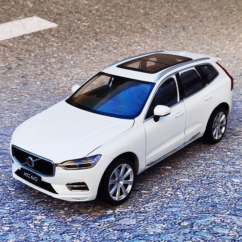 Deluxe - WhiteOriginal factory   1 : 18     Volvo VOLVO brand new XC60   Sports Edition alloy auto salon girls automobile Model auto salon girls