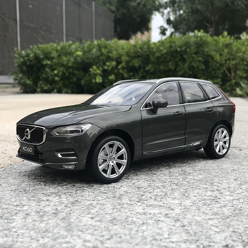 Deluxe - GreyOriginal factory   1 : 18     Volvo VOLVO brand new XC60   Sports Edition alloy auto salon girls automobile Model auto salon girls