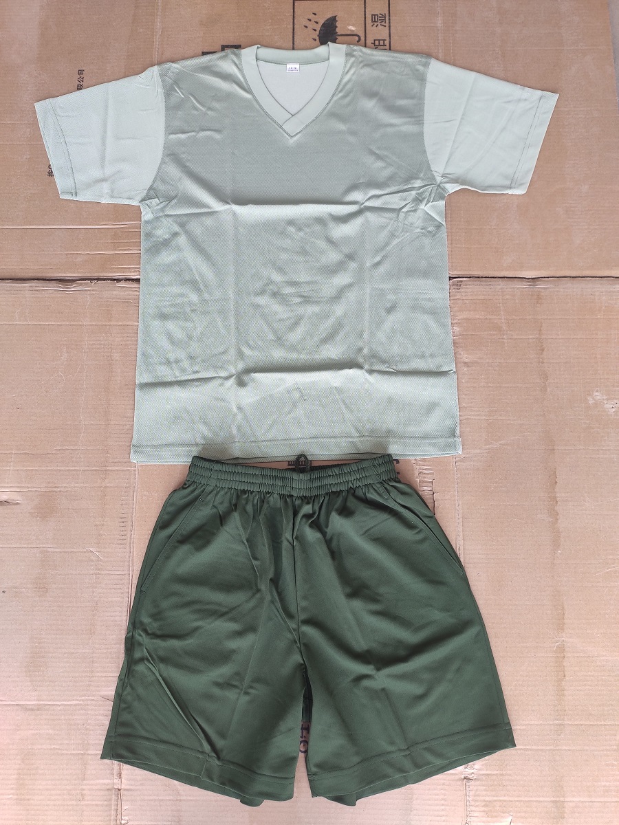 Stock Old-fashioned Fitness 01 Physical fitness for summer training with a morning practice suit 