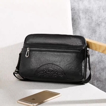 The leather single shoulder bag for the leather