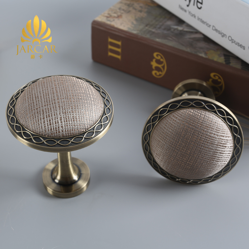 Jue card simple modern fabric art hook metal wall hook Decorative wall hanging fixed curtain hook Hot-selling pair