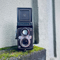 YASHICA 124G dual reflex 120 film camera YASHICAFLEX-D MAT EM