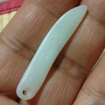 (Jade material is scarce jade material is cracked--please take pictures with caution) Qinghai Jade (white jade with light green)--small pendant