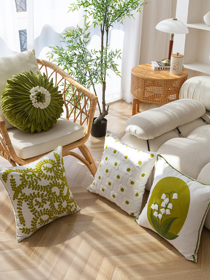 依兮韩式2024新款抱枕靠垫靠枕客厅沙发刺绣抱枕套不含芯花朵民宿