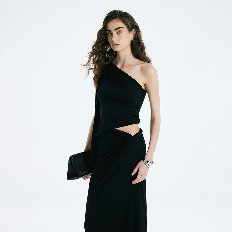 Asymmetrical elastic knitted skirt, set