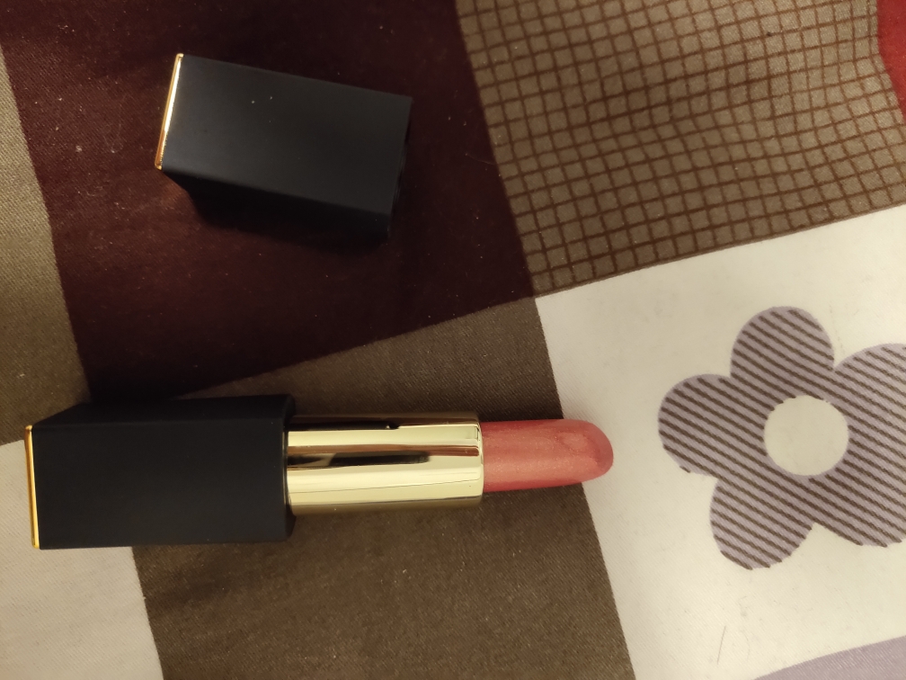 人鱼桃夭色口红试色,不掉色,很显肤色_in榜 人鱼桃夭色口红试色,不掉色,很显肤色