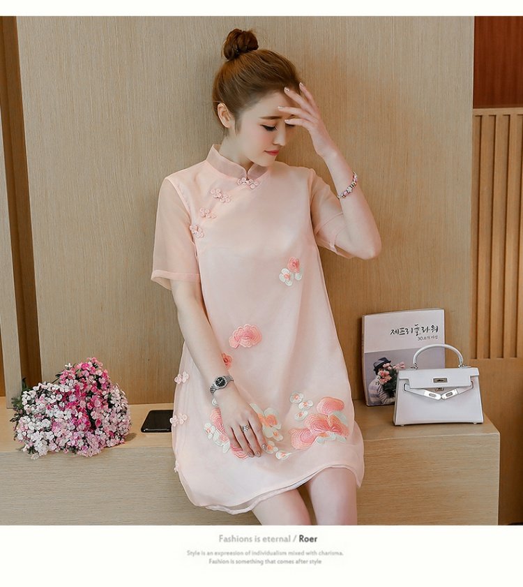 Mùa hè 2018 mới phong cách retro quốc gia phụ nữ thêu hoa thả một chiếc váy ngắn tay áo cải tiến váy sườn váy chữ a liền công sở