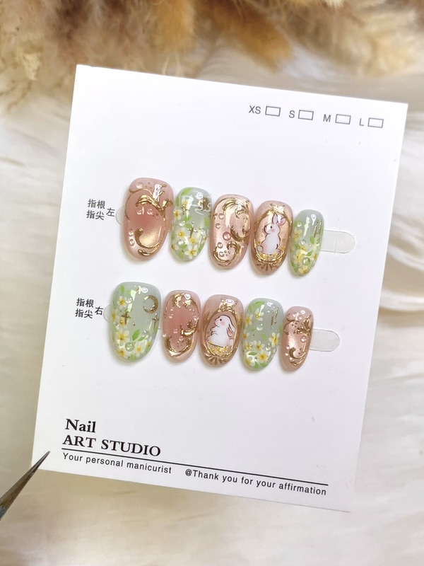 "Golden Gui Jade Rabbit" Pure Handmade Detachable Nails for Mid-Autumn Festival, Hand-Painted Rabbit Design, Color-Blocking, Everyday Short Nails