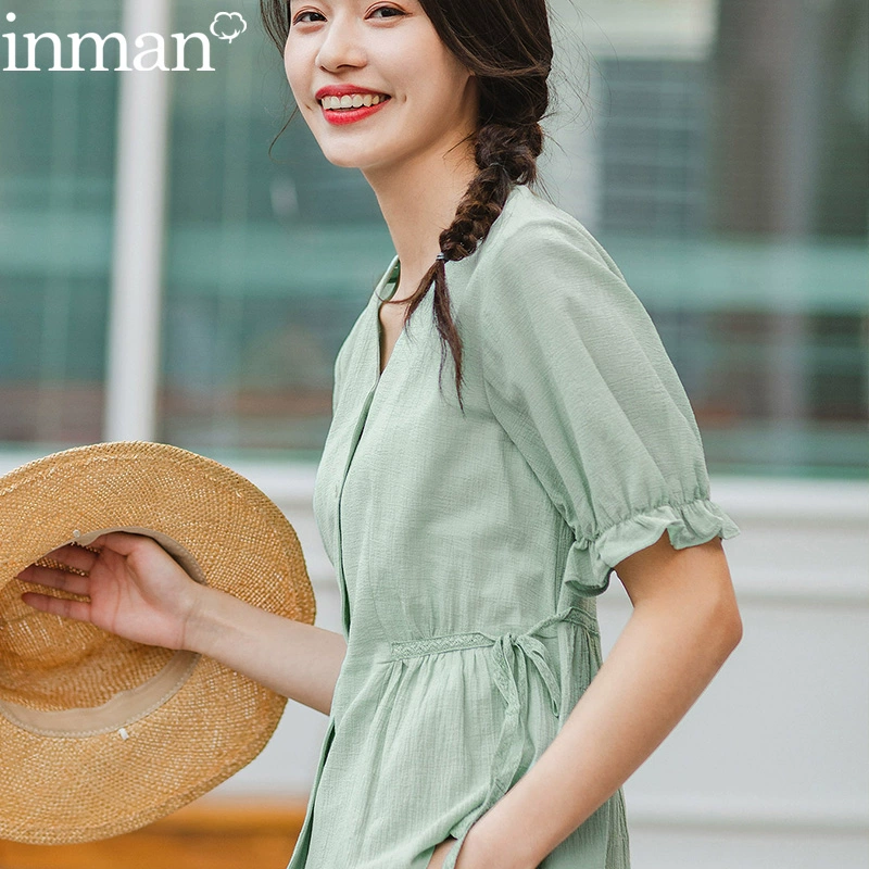 Inman flagship cửa hàng hè 2020 tay áo bong bóng của phụ nữ dây rút váy nhỏ áo ngoại eo eo áo sơ mi cổ chữ V - Áo sơ mi