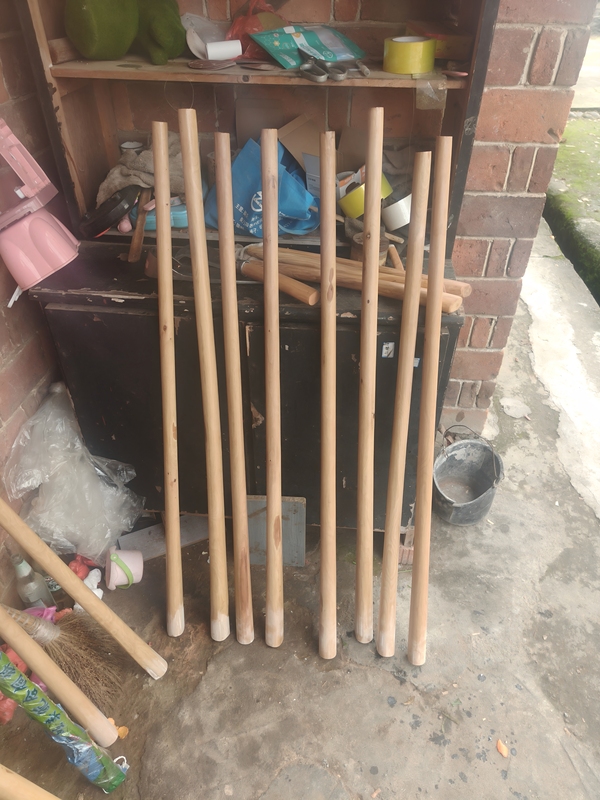 The Handle of the Hoe Is Made of a Material That Is as Durable as a Tea Tree That Has Been Around for Decades The Handle of the Hoe Is Made of a Material That Is as Durable as a Tea Tree That Has Been Around for Decades