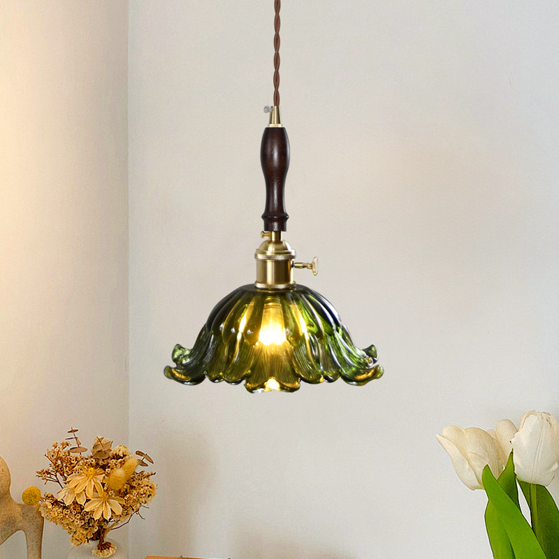 Retro Style French Brass Small Chandelier Walnut Wood Restaurant Bar Bed and Breakfast Bedside Green Glass Flower Chandelier