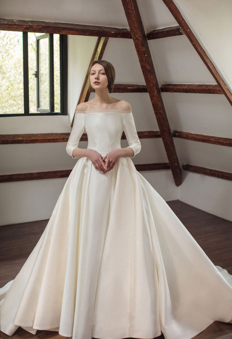2023 mid-sleeved one-word off-the-shoulder high-end satin bride wedding main wedding dress long tail high waist slim retro skirt