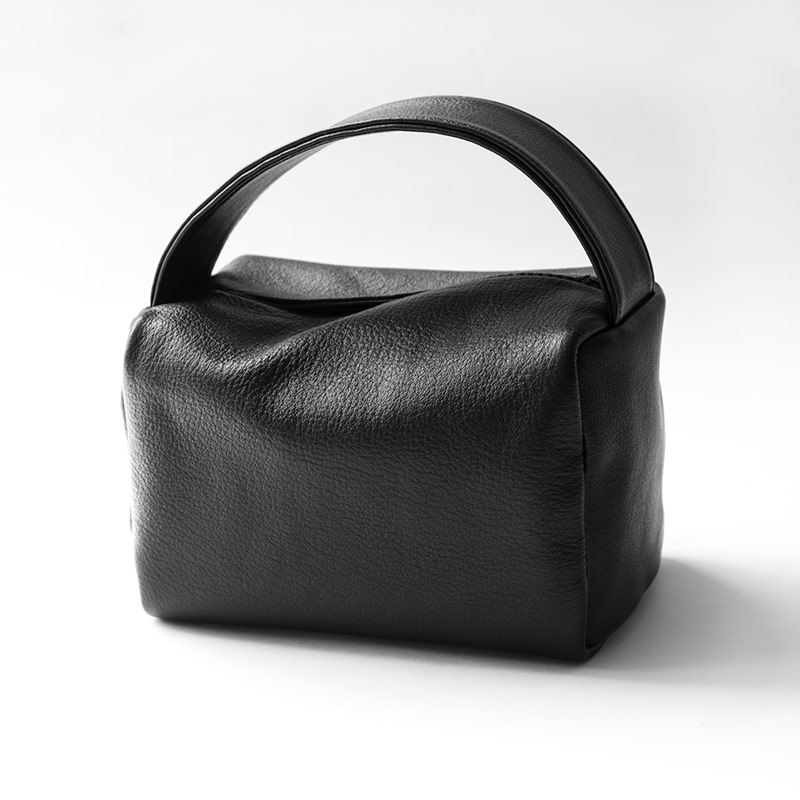 Niche Design Korean Style Simple Retro Versatile Black Hong Kong Style Soft Leather Handbag Cowhide Small Puffer Phone Bag