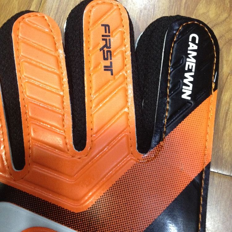 Găng tay thủ môn trẻ em Kaiwei đào tạo bóng đá thủ môn latex trượt găng tay học sinh tiểu học và trung học 	găng tay thủ môn cao cấp	