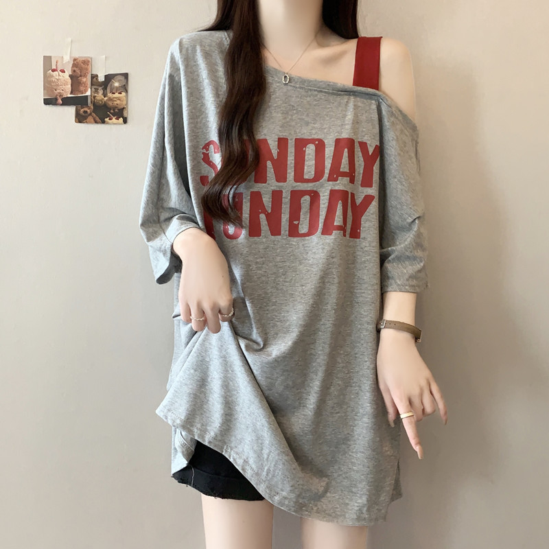 Plus Size Summer Tummy-Covering Letter Print Off-Shoulder Short-Sleeve Base Shirt for Women, Versatile Loose Fit Asymmetrical Shoulder Top