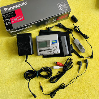 All new products, with cassette and packaging, with a full set of accessories, panasonic mj-mr100 classic md walkman, looks and sounds good