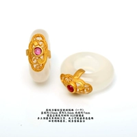 Серебряное кольцо с желе личи и инкрустацией.