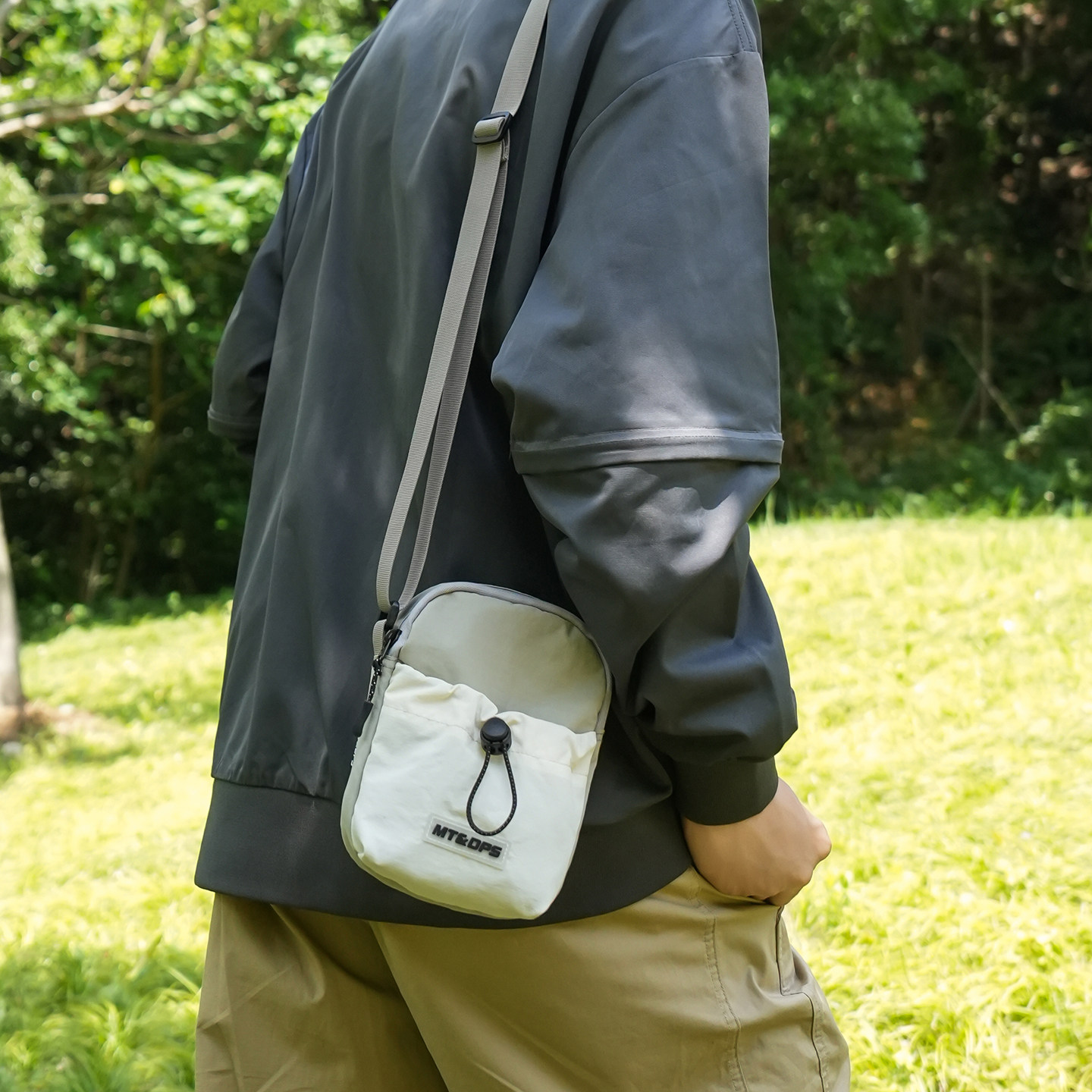 Outdoor portable small bag lightweight commuter shoulder bag