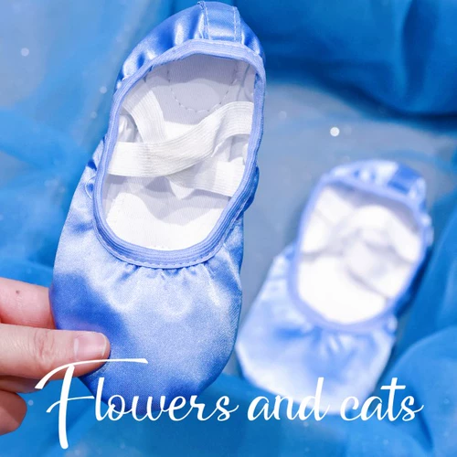 Цветы и кошки девчонка в детском саду локаль айша танце