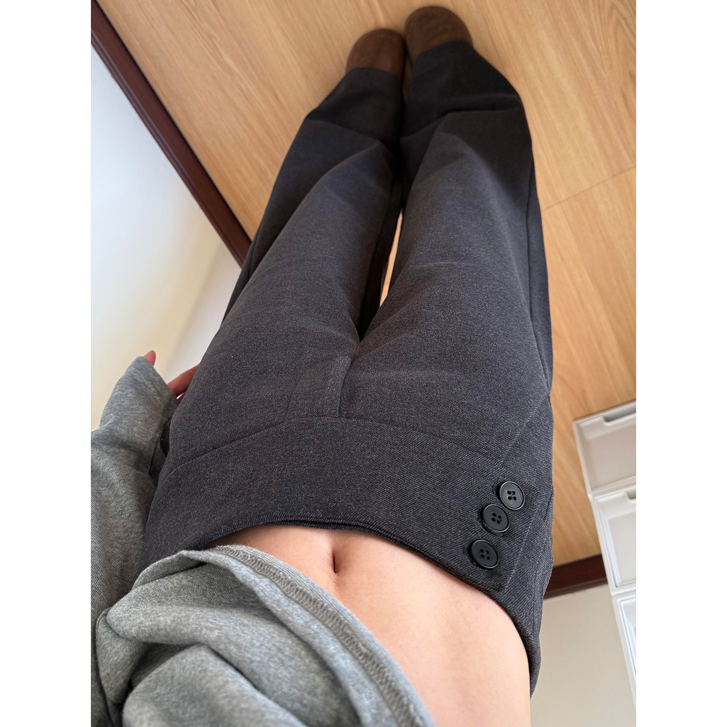 Темно-серые шерстяные костюмные брюки, женские осенне-зимние брюки 2025 года, новинка 2025 года, на пуговицах, с низкой талией, с драпировкой, тонкие прямые повседневные широкие брюки