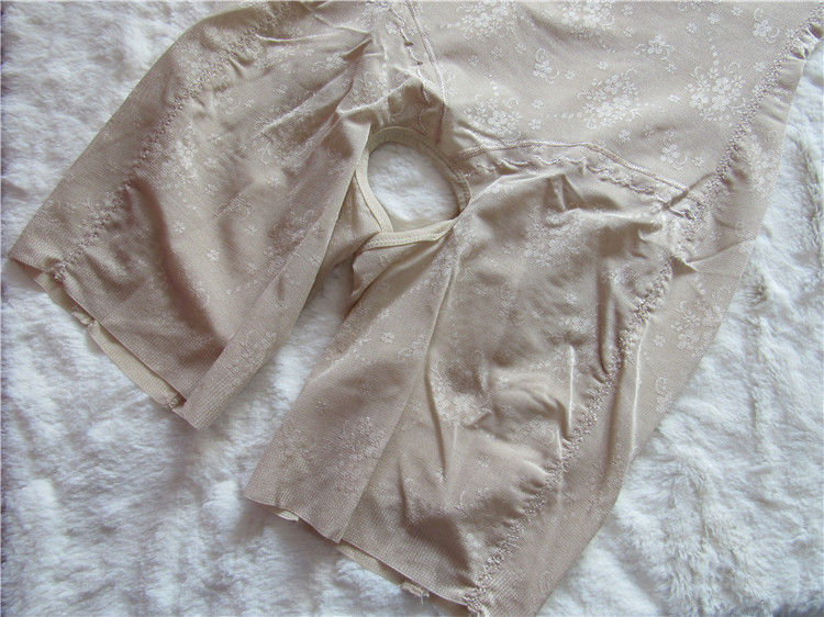 Người hâm mộ Peel 816 jacquard cơ thể thoáng khí phẳng góc áo nịt ngực liền kề áo hở vai mùa xuân và mùa hè mô hình áo tắm liền thân thời trang
