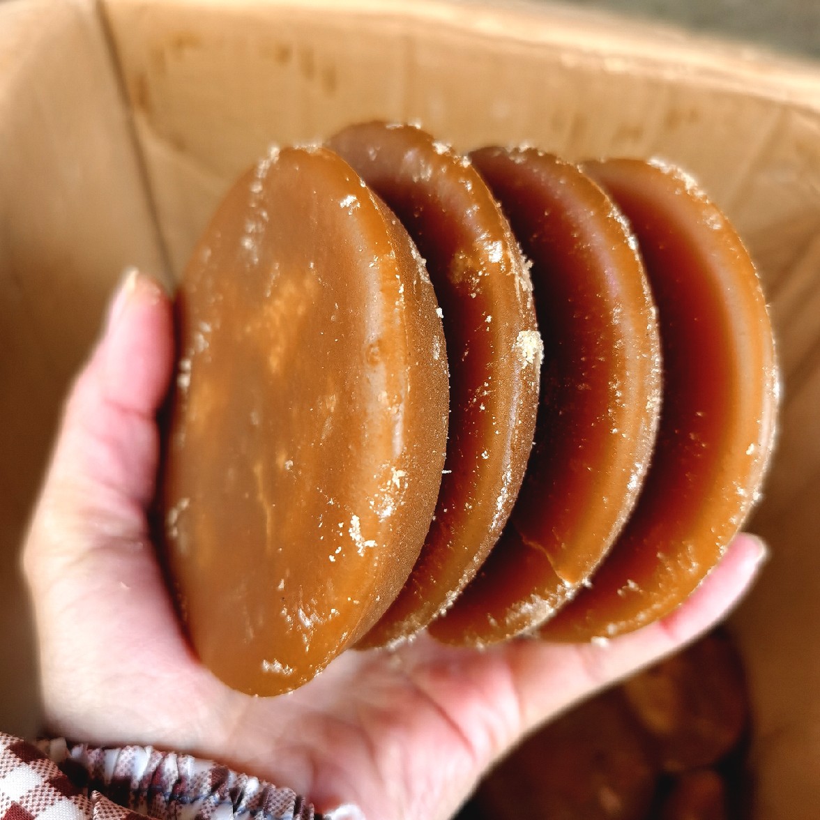 Yunnan specialite brown sugar Bulk pure and other small cover red sugar 500 gr cane brown sugar