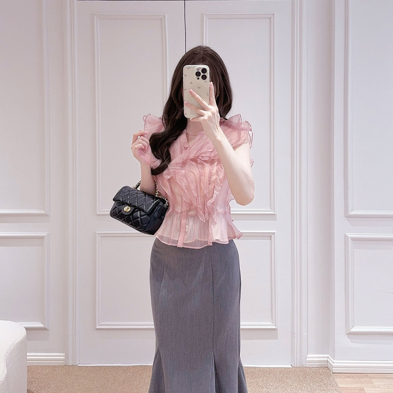 Domylilz Chestnut | Sweet Ruffled Cut-Out Waist-Cinching Tie-Up Ruffled Blouse with a Floral Design. Domylilz Chestnut | Sweet Ruffled Cut-Out Waist-Cinching Tie-Up Ruffled Blouse with a Floral Design.