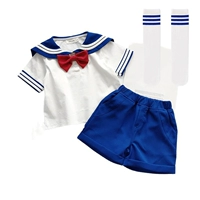 Короткие рукава + шорты + носки в сине-белую полоску для мальчиков.